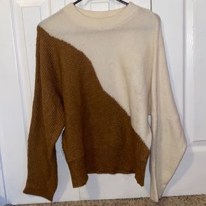 Blu Pepper Sweater Size Large half cream half tan